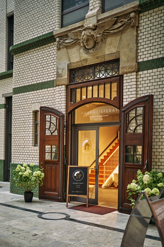 Tür zum Ladengeschäft, geöffnet